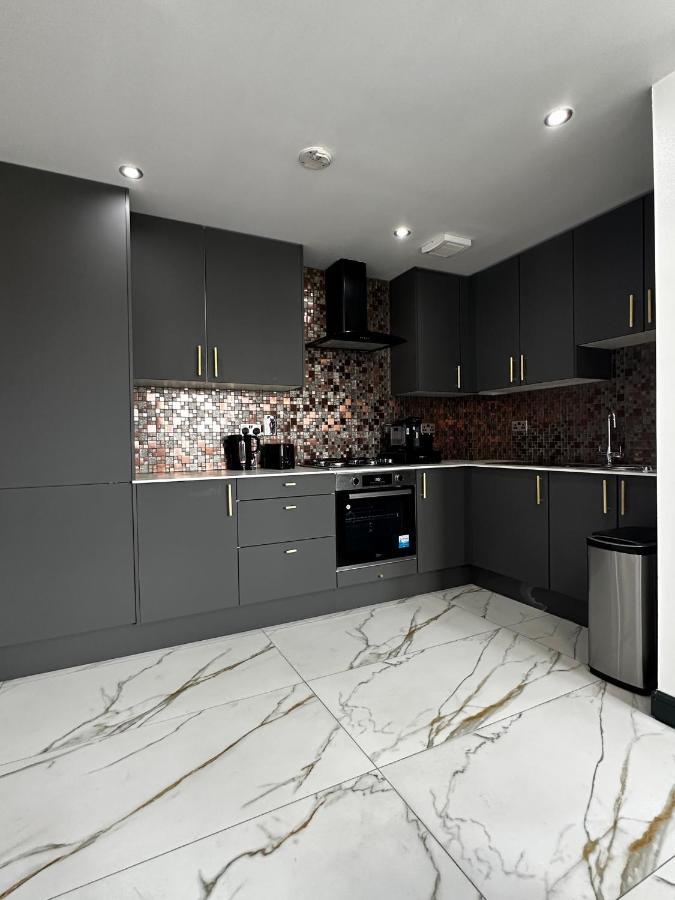 Two Bed Apartment With Balcony Slough,Windsor,Legoland Exterior photo