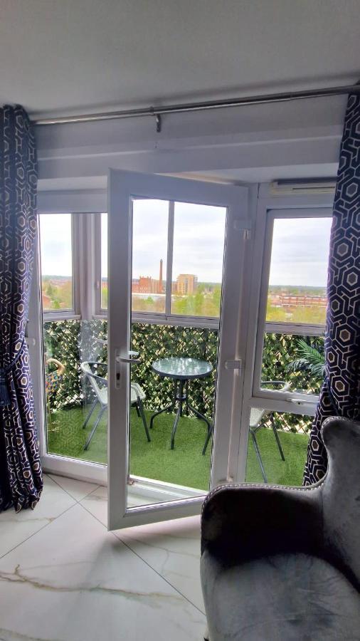 Two Bed Apartment With Balcony Slough,Windsor,Legoland Exterior photo